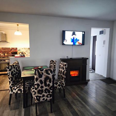 Apartamente De Inchiriat Lucky House Braşov Buitenkant foto