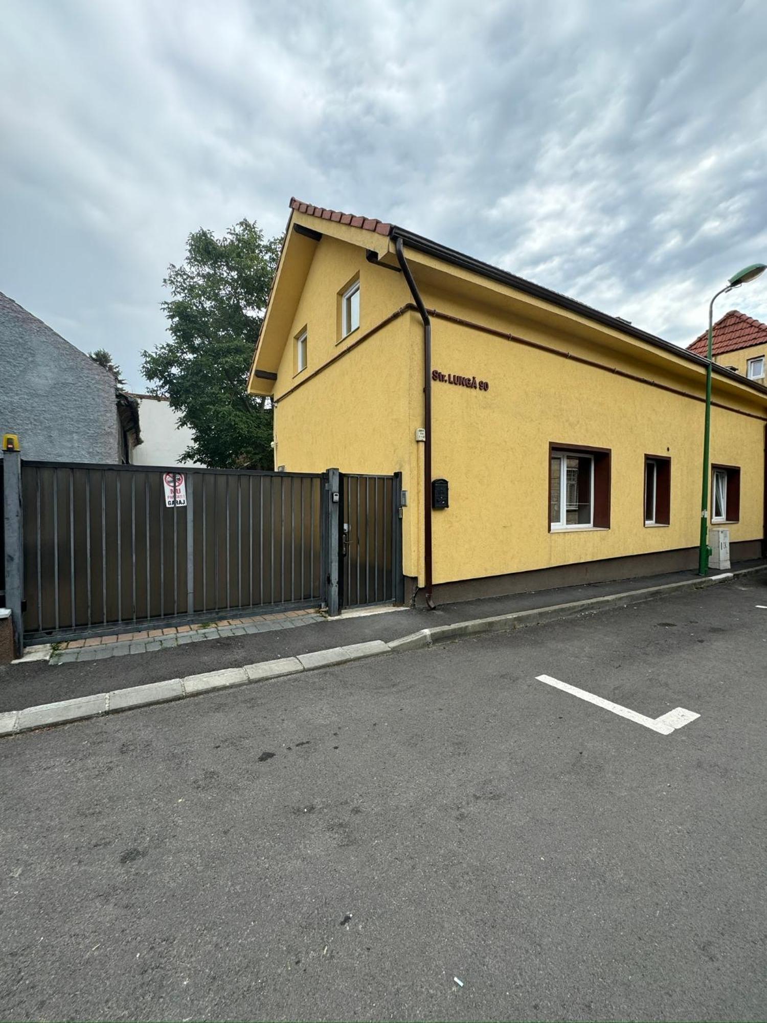 Apartamente De Inchiriat Lucky House Braşov Buitenkant foto