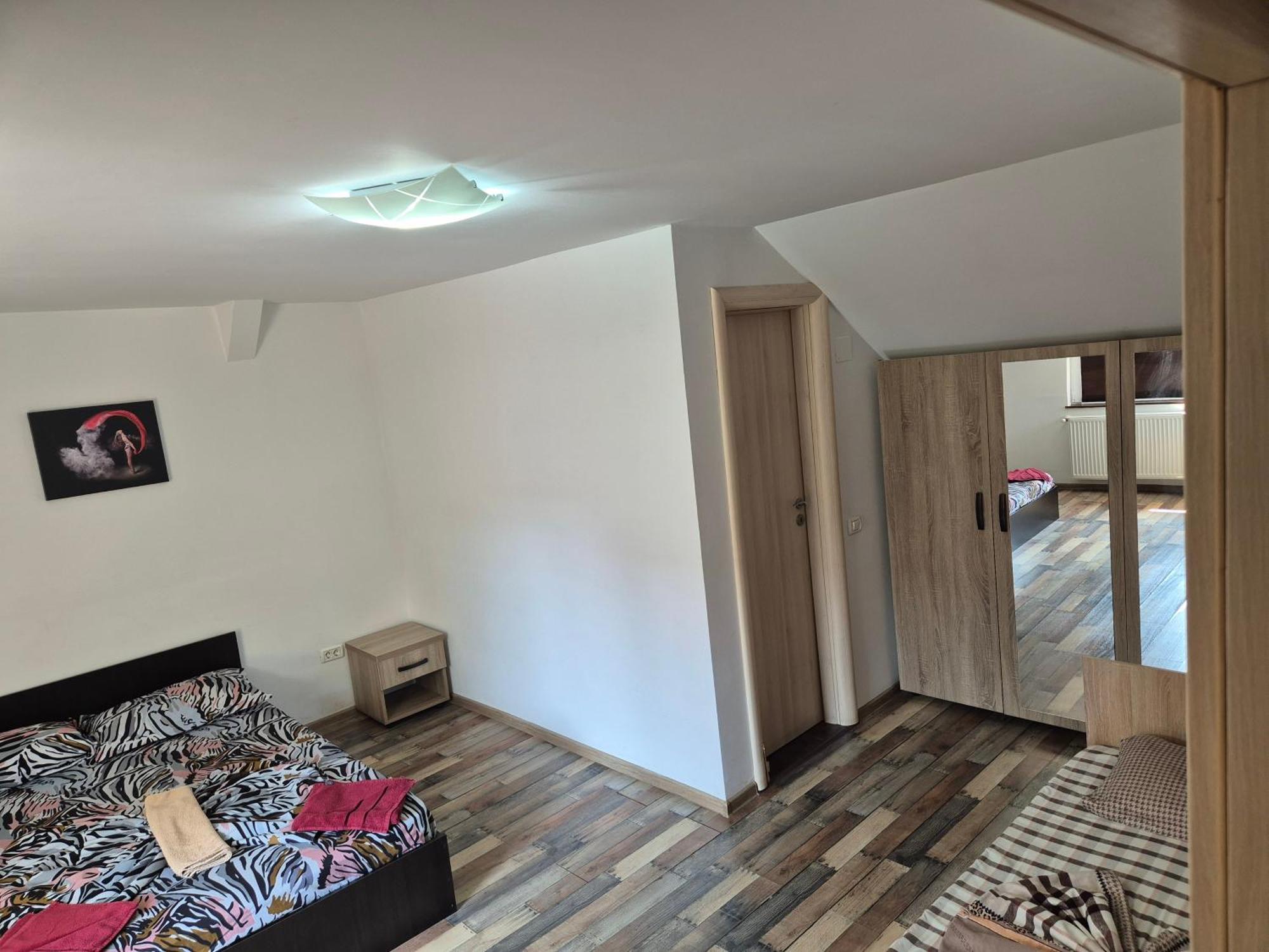Apartamente De Inchiriat Lucky House Braşov Buitenkant foto