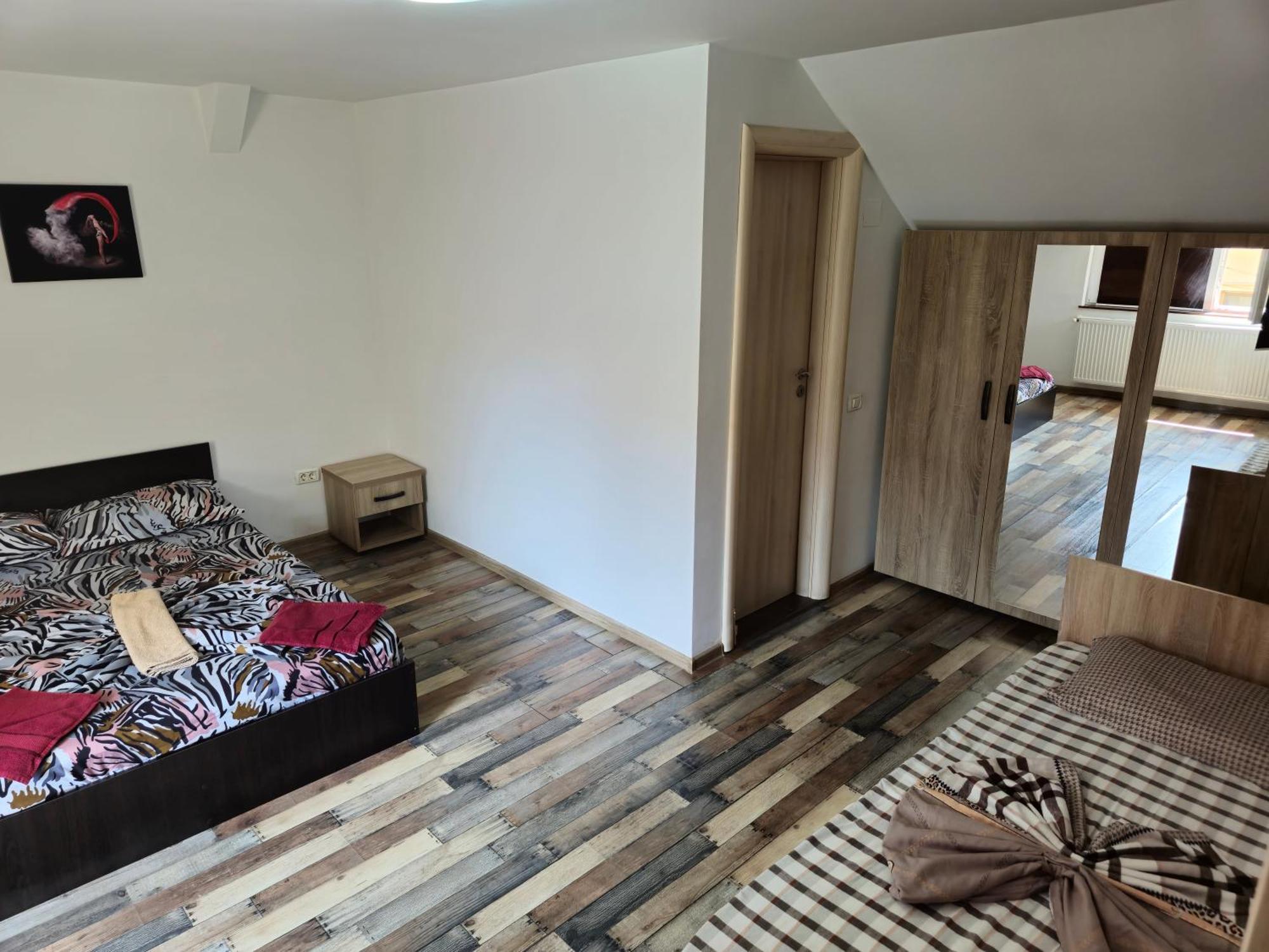 Apartamente De Inchiriat Lucky House Braşov Buitenkant foto