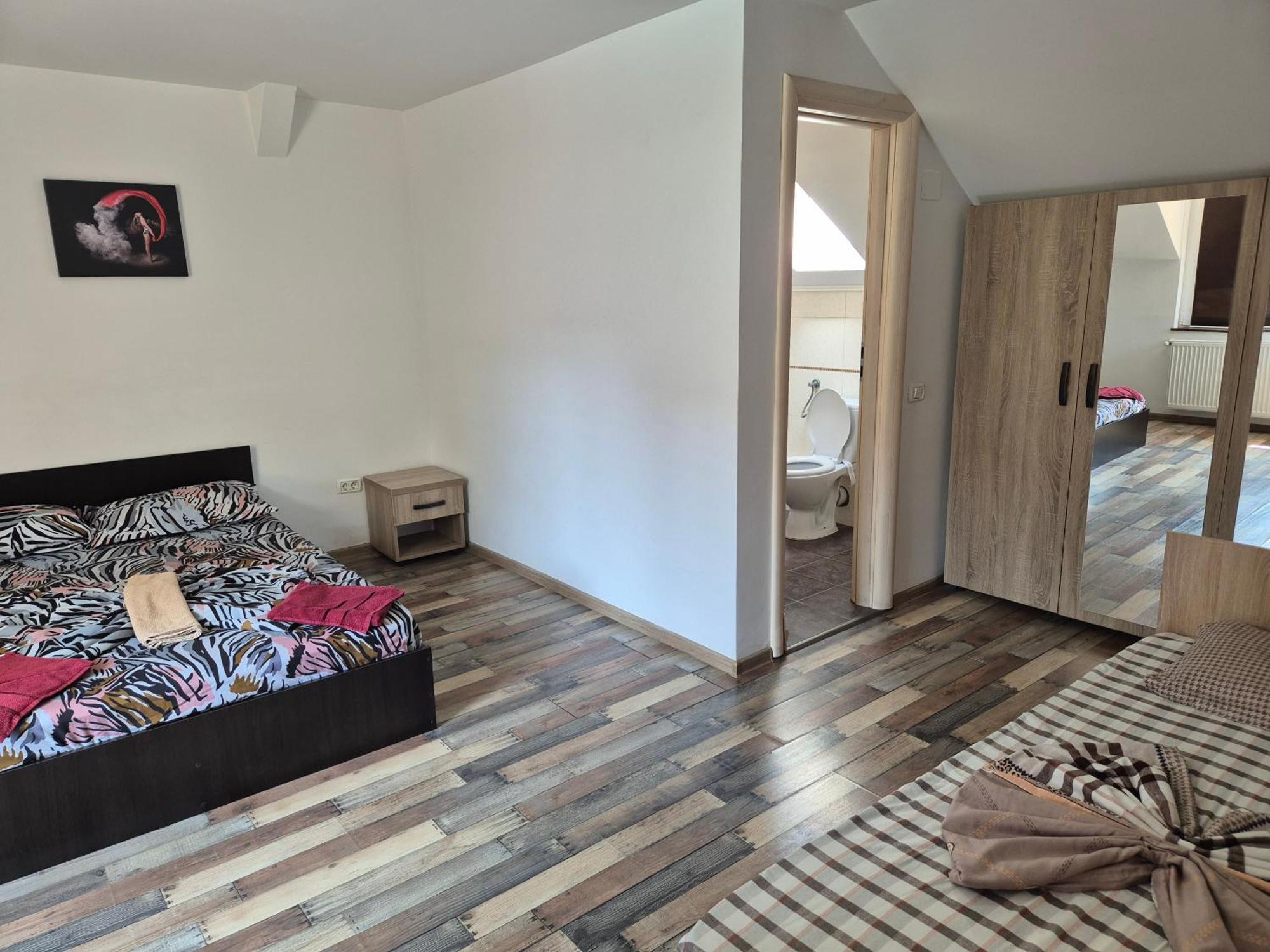 Apartamente De Inchiriat Lucky House Braşov Buitenkant foto