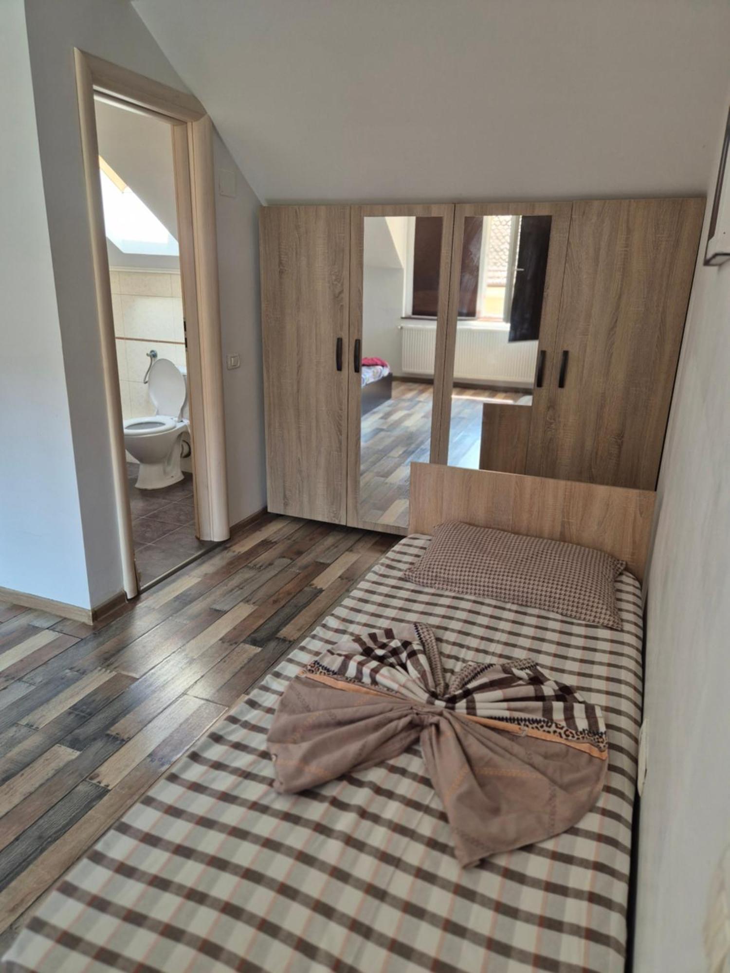 Apartamente De Inchiriat Lucky House Braşov Buitenkant foto