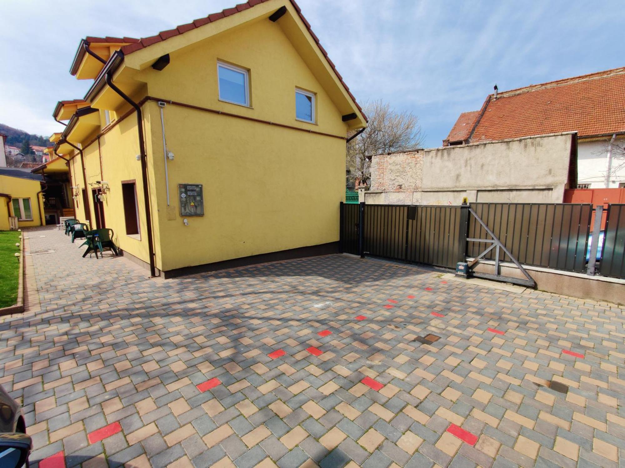 Apartamente De Inchiriat Lucky House Braşov Buitenkant foto
