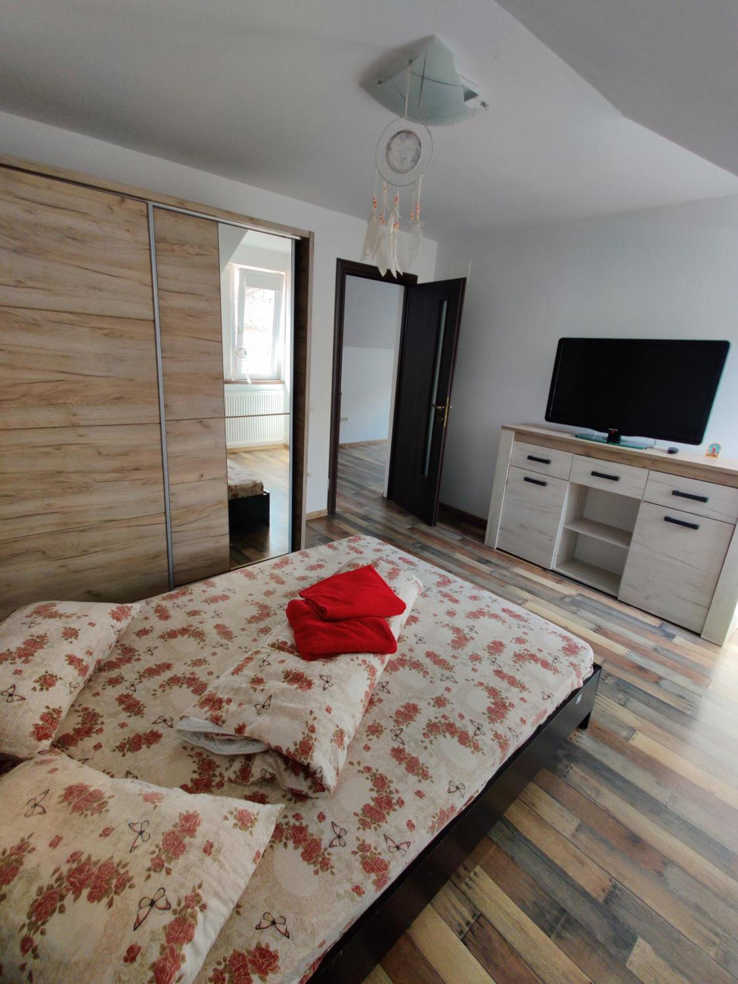 Apartamente De Inchiriat Lucky House Braşov Buitenkant foto